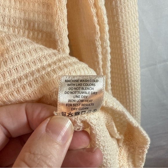 Elegant Cream Button Down Waffle Knit Top Size Medium NWOT - Picture 14 of 14
